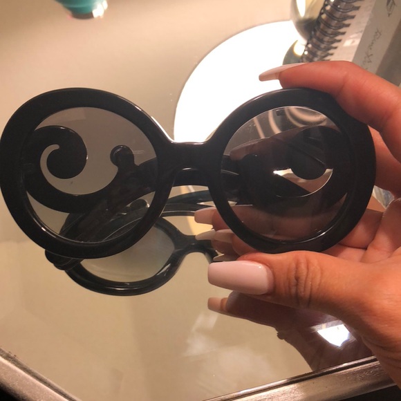 Prada spr 27N black round sunglasses. Authentic - Picture 1 of 3